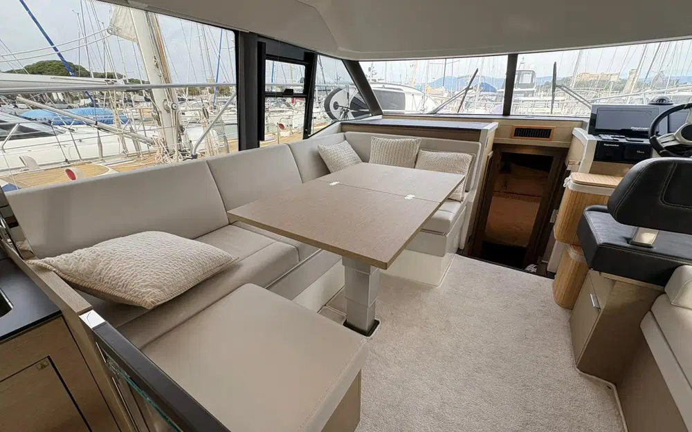 slider 15 Prestige Yachts 420 Fly