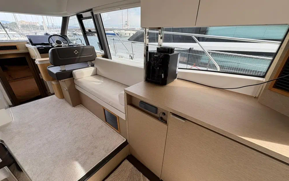 slider 17 Prestige Yachts 420 Fly