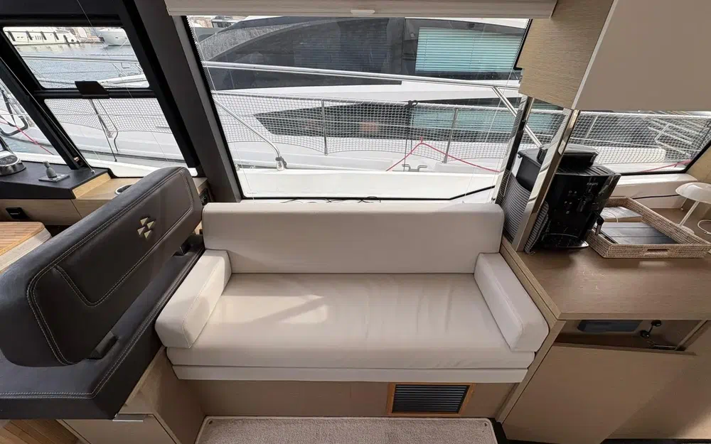 slider 18 Prestige Yachts 420 Fly