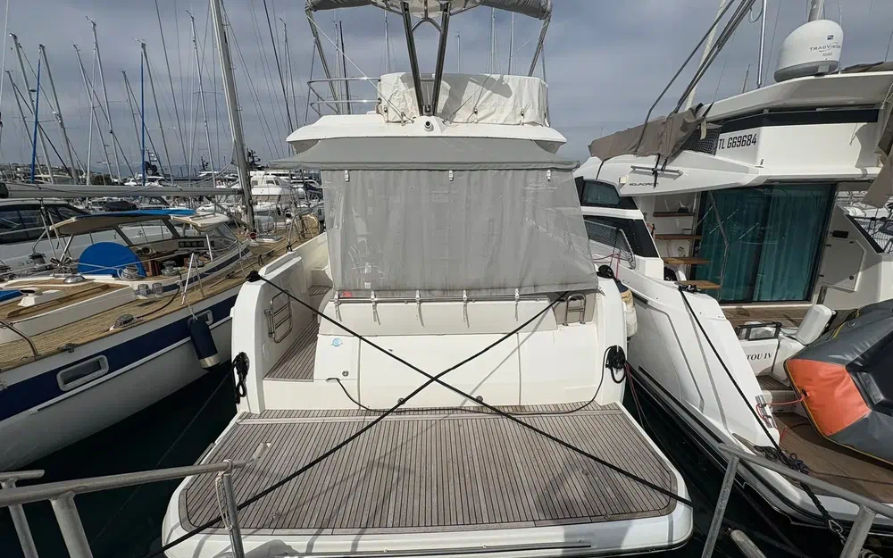 slider 4 Prestige Yachts 420 Fly