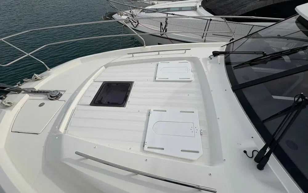 slider 5 Prestige Yachts 420 Fly