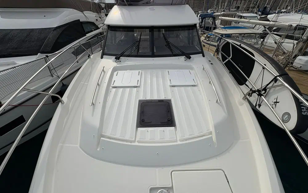 slider 7 Prestige Yachts 420 Fly