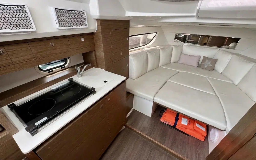 slider 24 Jeanneau Cap Camarat 10.5 WA