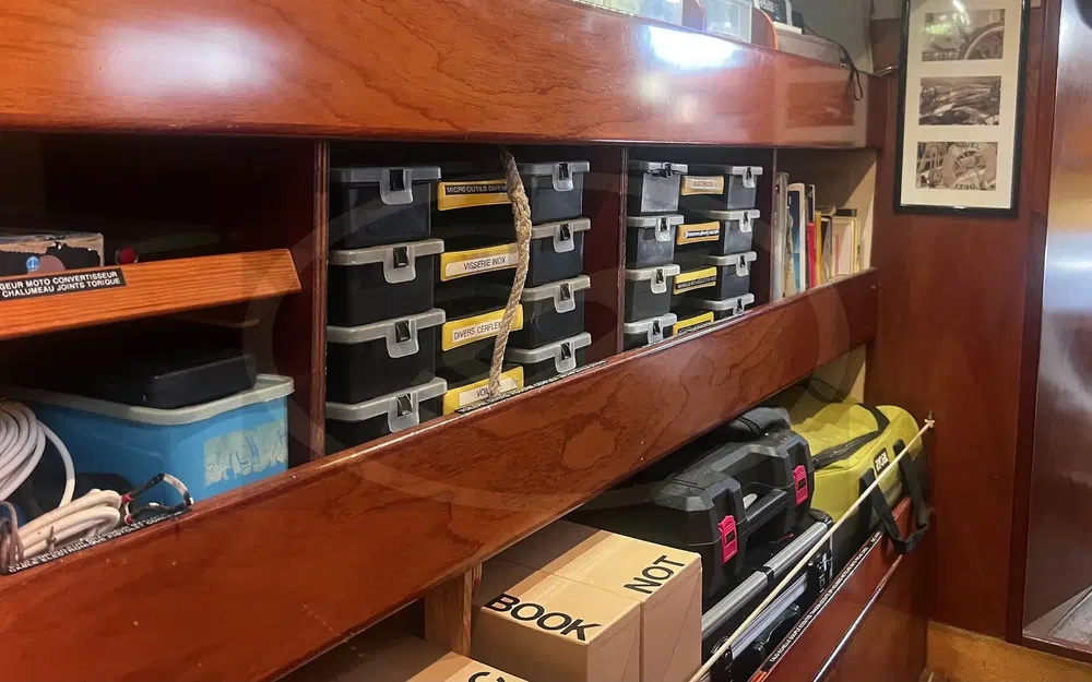 slider 13 Amel Santorin