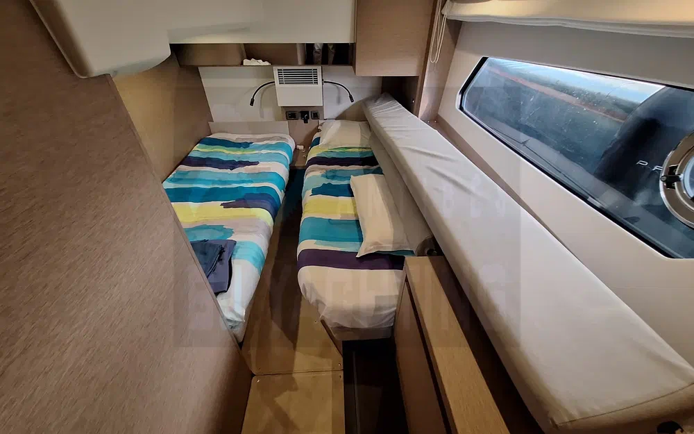 slider 19 Prestige Yachts 460 Fly