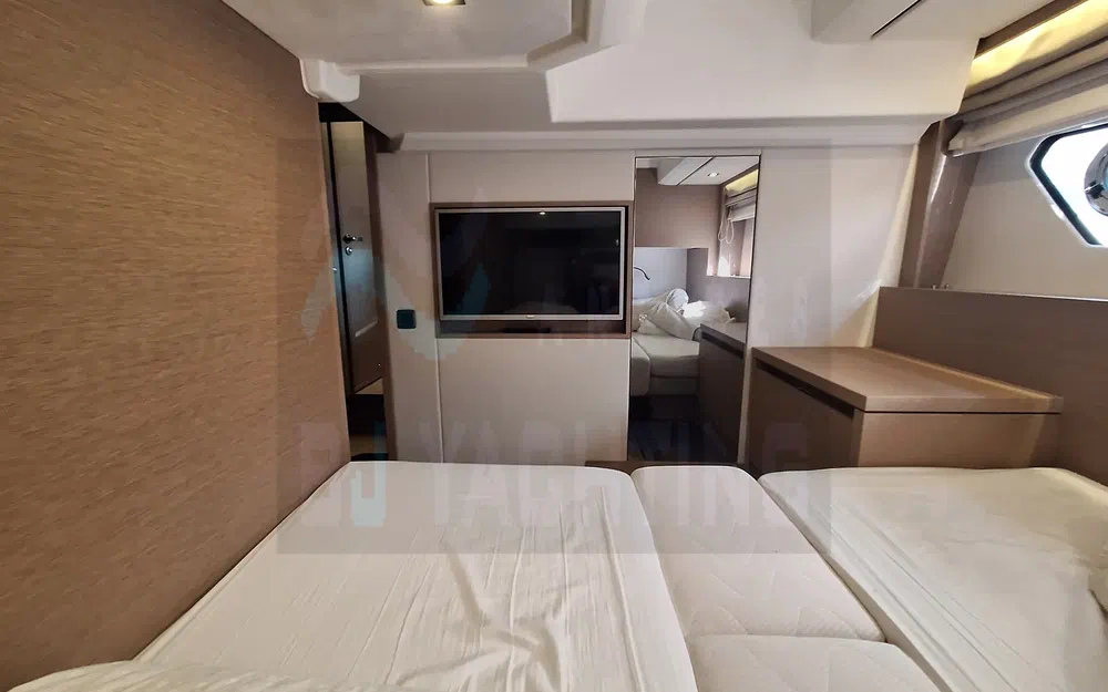 slider 20 Prestige Yachts 460 Fly