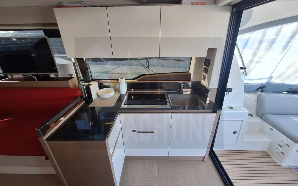 slider 30 Prestige Yachts 460 Fly