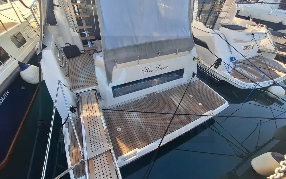 slider 3 Prestige Yachts 460 Fly