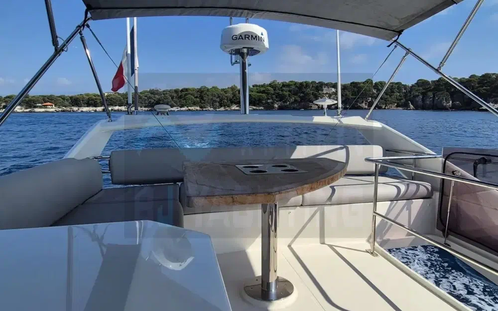 slider 5 Prestige Yachts 460 Fly
