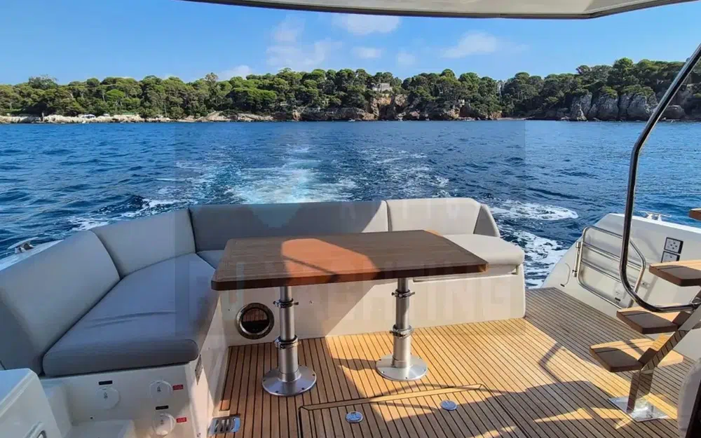 slider 6 Prestige Yachts 460 Fly