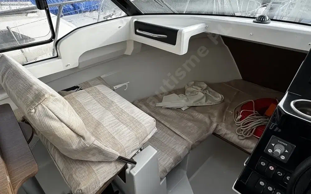 slider 18 Jeanneau Merry Fisher 695