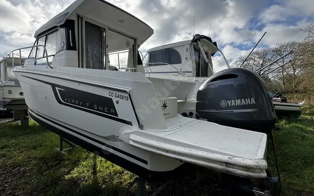 slider 1 Jeanneau Merry Fisher 695