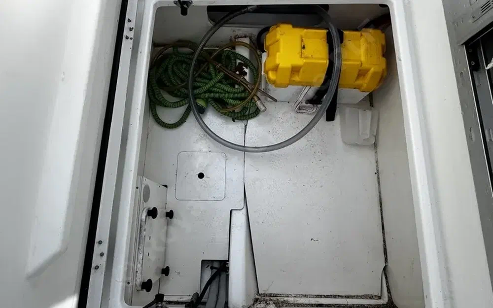 slider 6 Jeanneau Merry Fisher 695