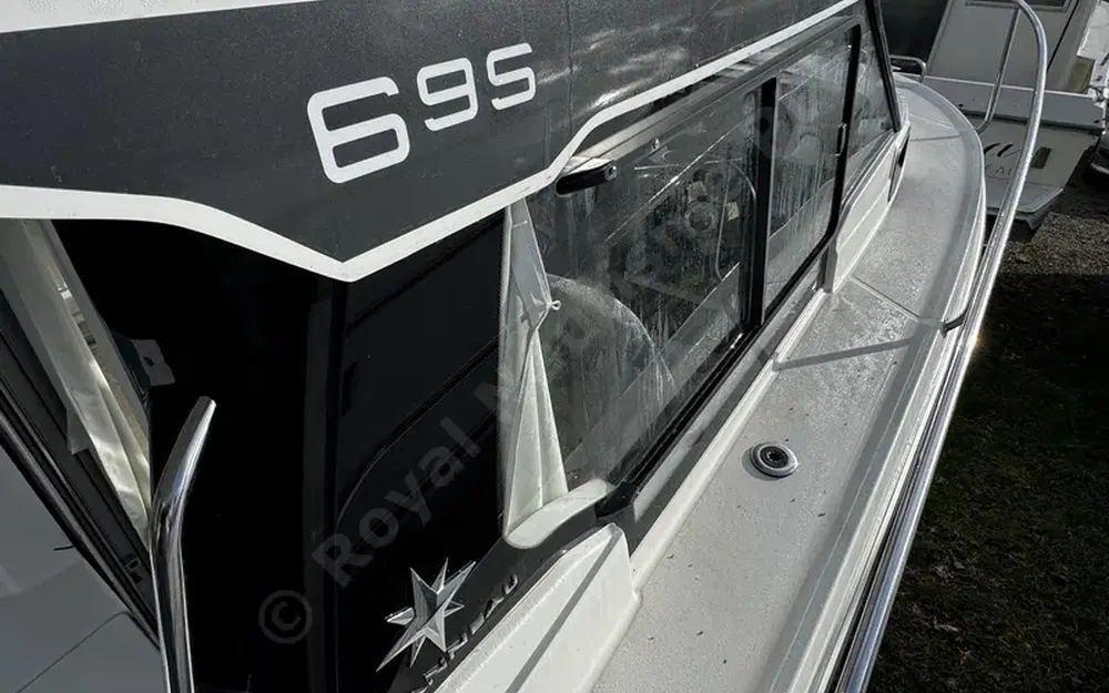 slider 7 Jeanneau Merry Fisher 695