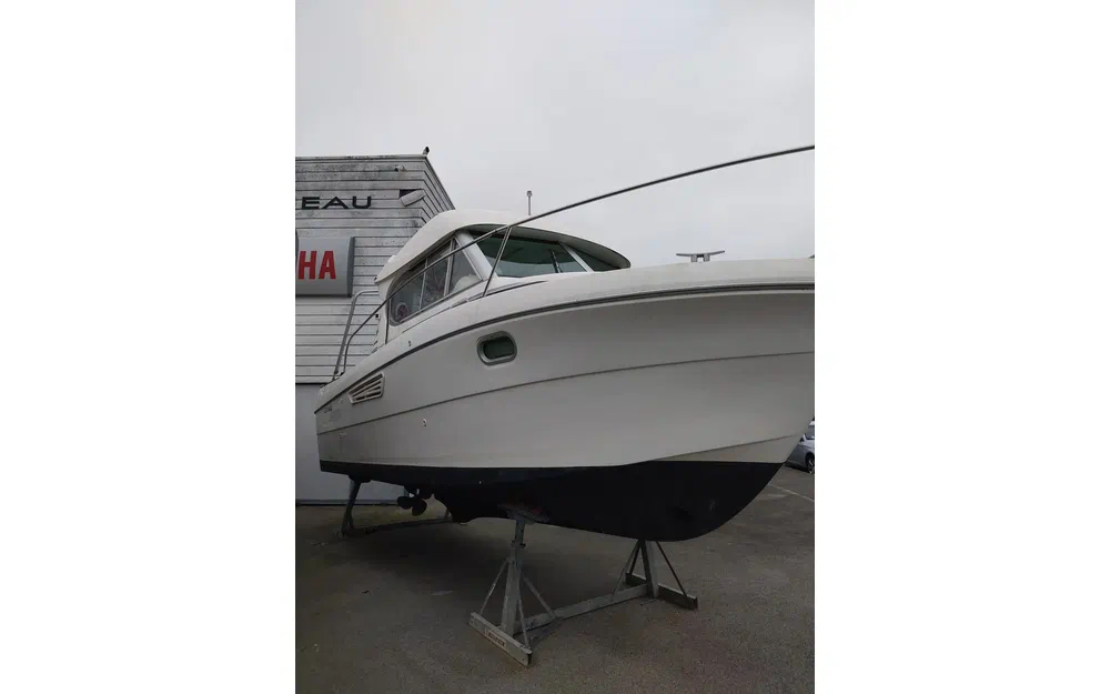 slider 1 Jeanneau Merry Fisher 805