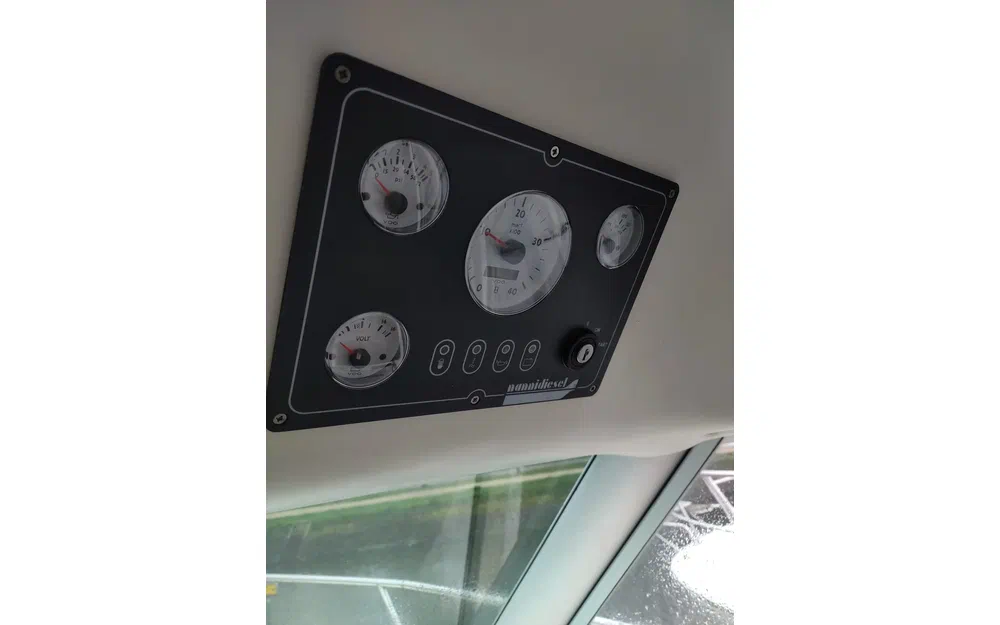 slider 11 Jeanneau Merry Fisher 805