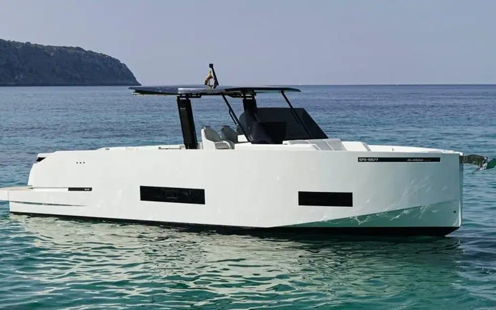 slider 0 De Antonio Yachts D42 Open