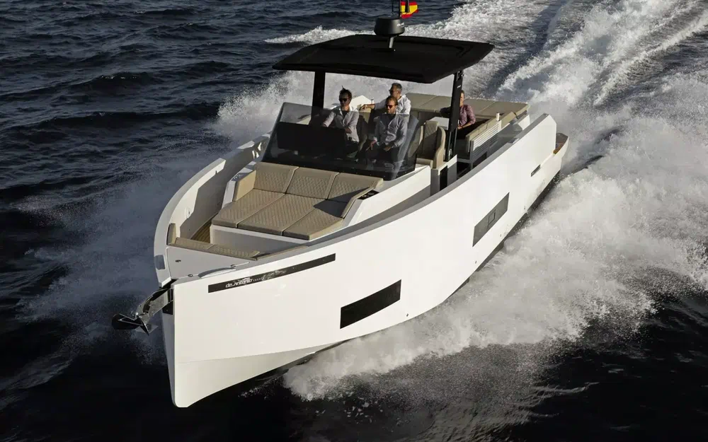 slider 1 De Antonio Yachts D42 Open