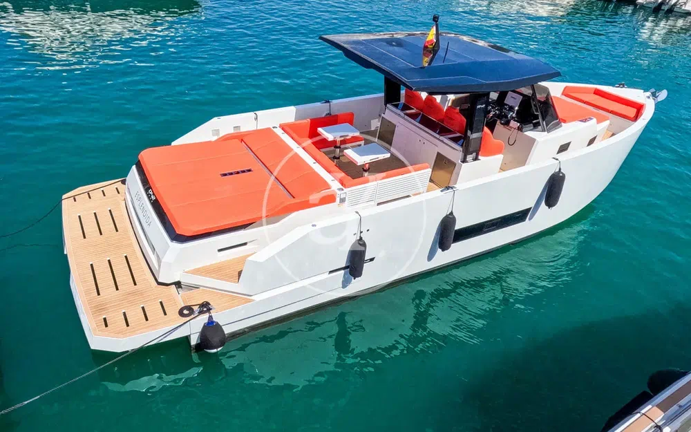 slider 3 De Antonio Yachts D42 Open