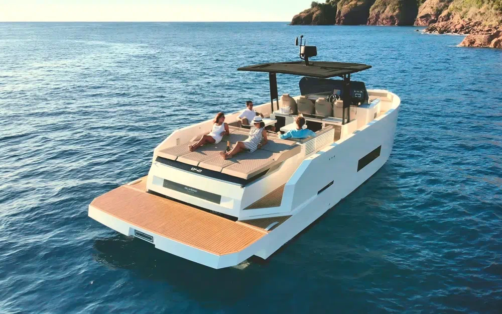 slider 4 De Antonio Yachts D42 Open