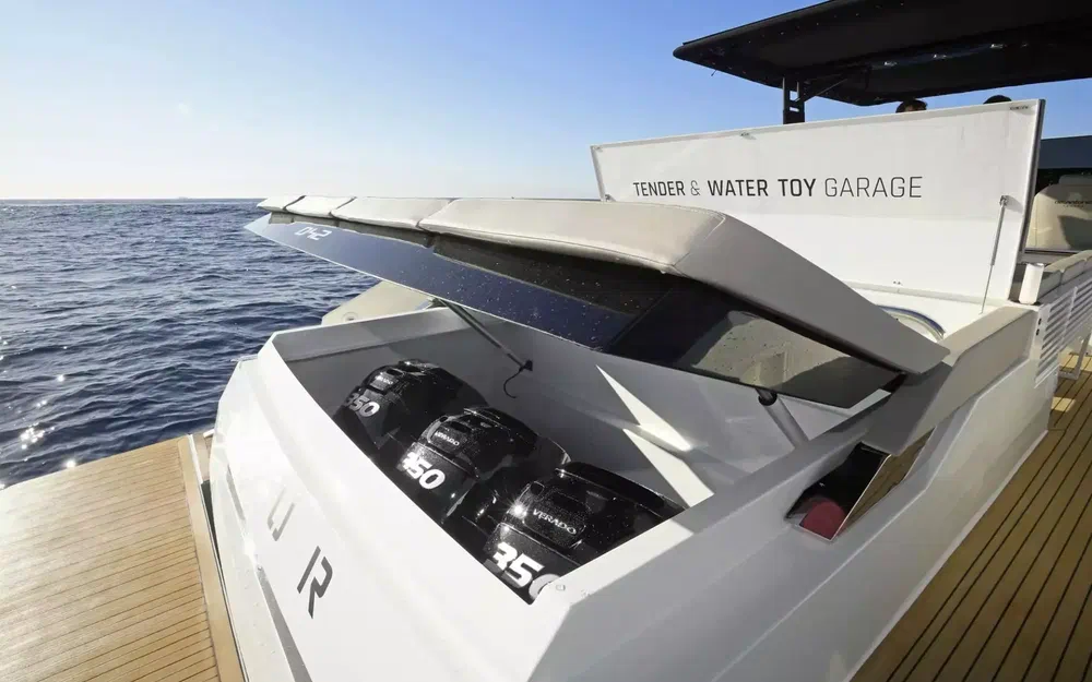 slider 7 De Antonio Yachts D42 Open