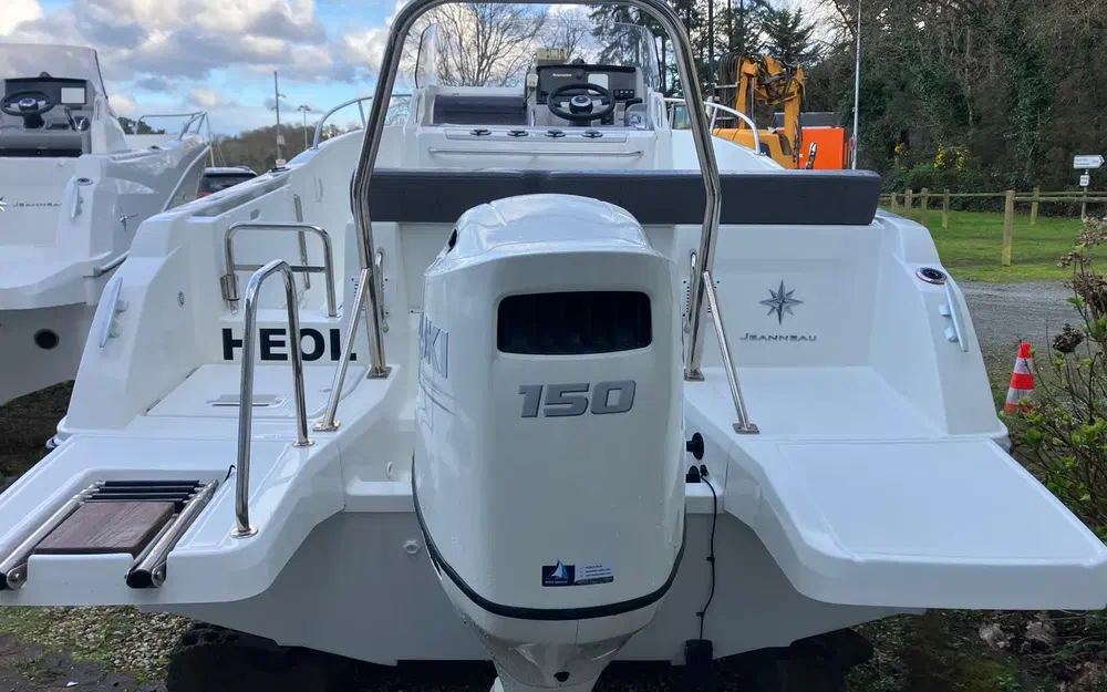 slider 4 Jeanneau Cap Camarat 6.5 CC Serie 3