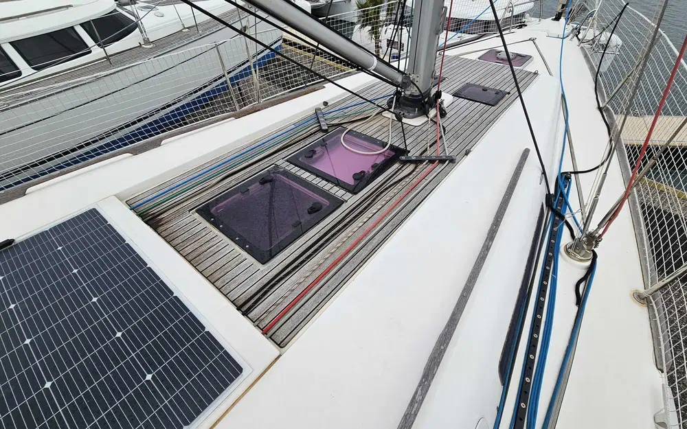 slider 10 Dufour 40 E Performance