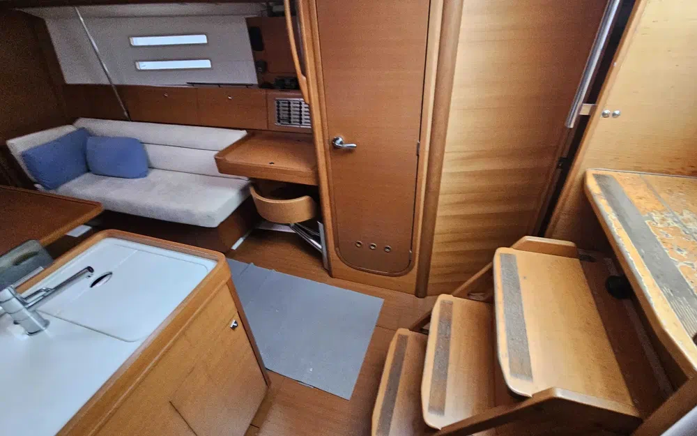 slider 5 Dufour 40 E Performance