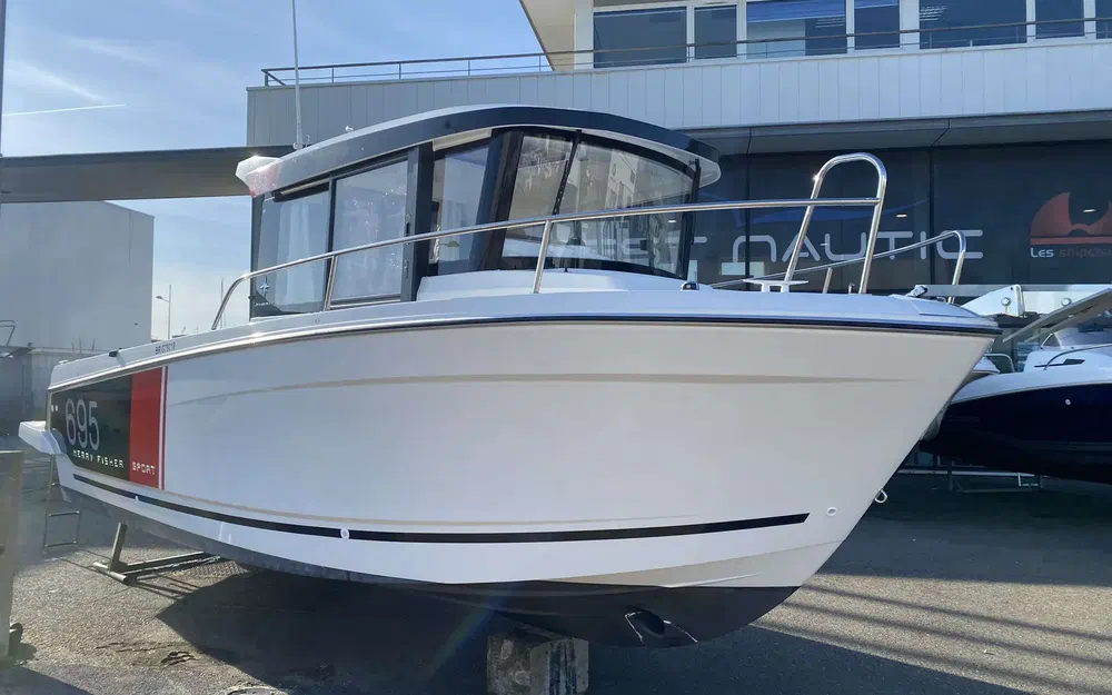 slider 4 Jeanneau Merry Fisher 695 Sport Serie 2