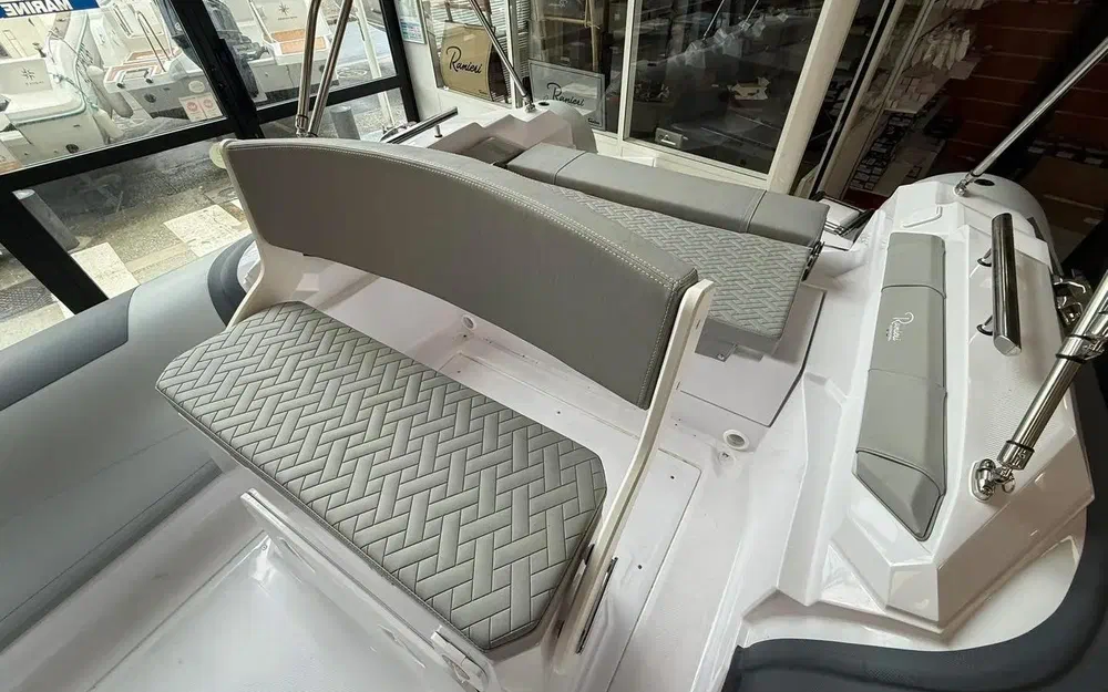 slider 12 Ranieri Cayman 21 S