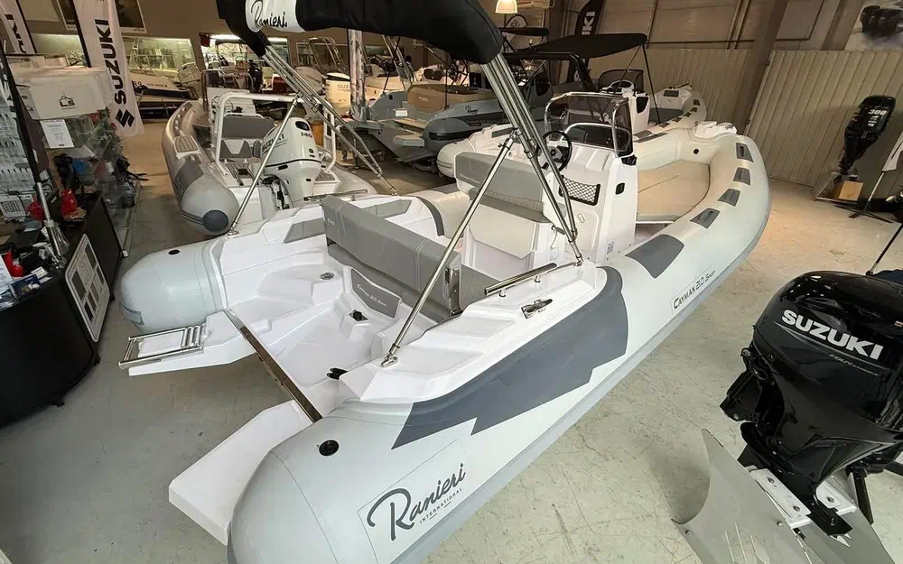 slider 2 Ranieri Cayman 21 S