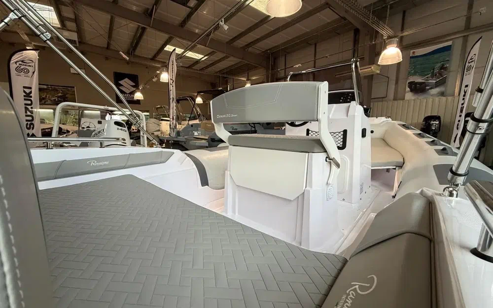 slider 3 Ranieri Cayman 21 S