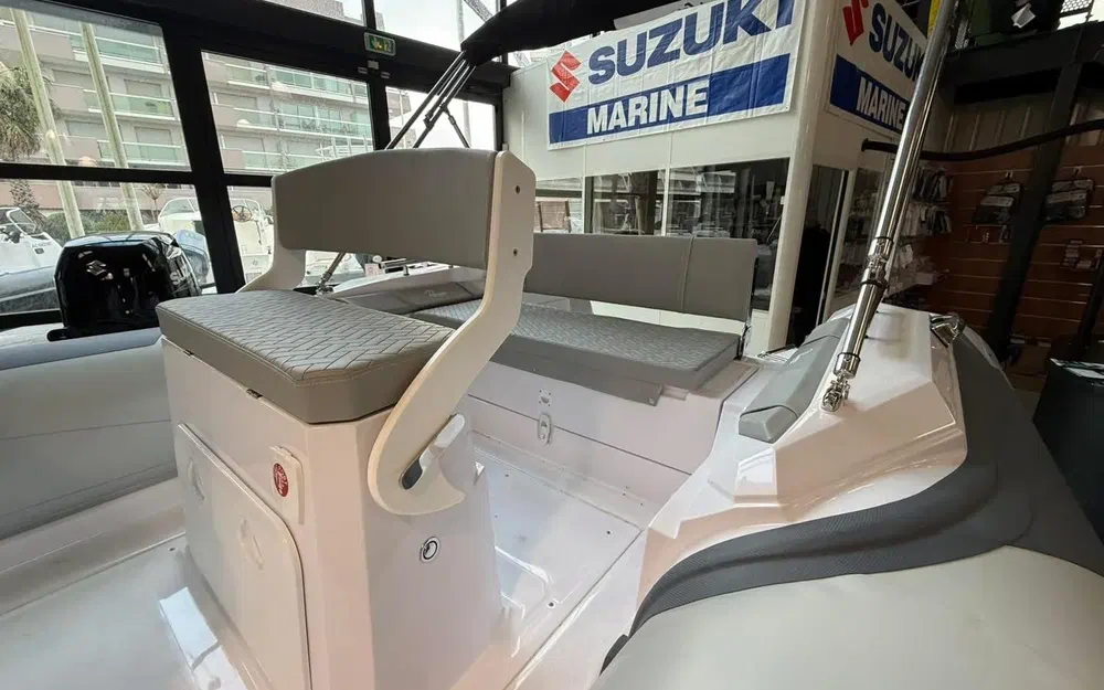 slider 5 Ranieri Cayman 21 S