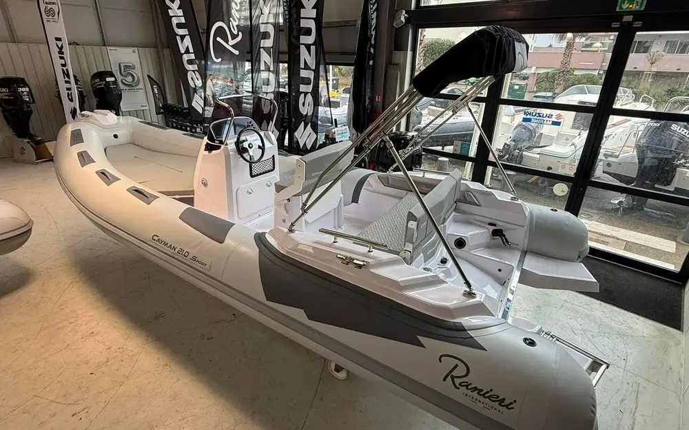 slider 7 Ranieri Cayman 21 S