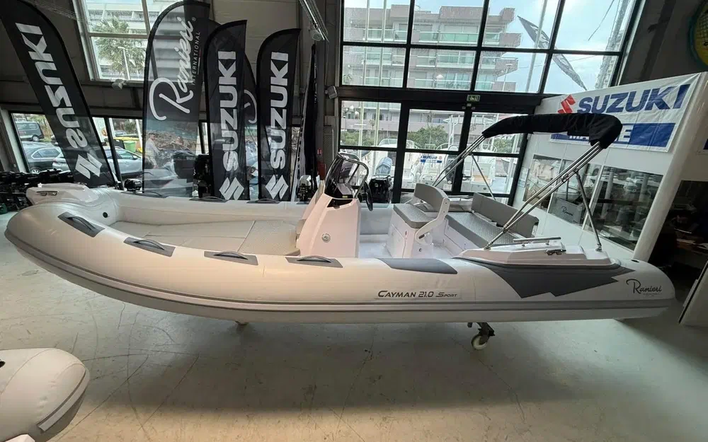 slider 8 Ranieri Cayman 21 S