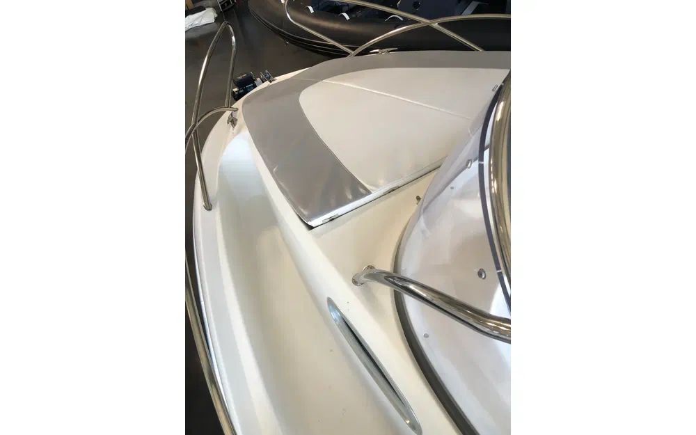 slider 3 Quicksilver Activ 555 Cabin