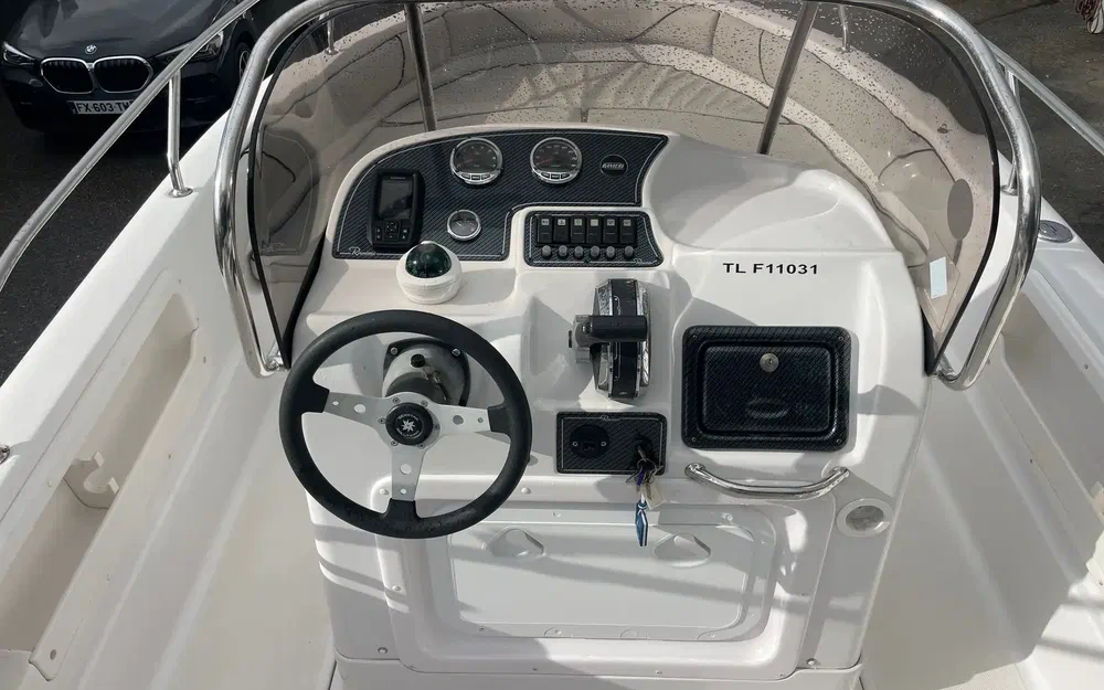 slider 9 Ranieri Voyager 20