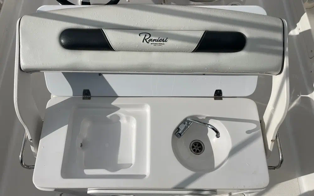 slider 11 Ranieri Voyager 20