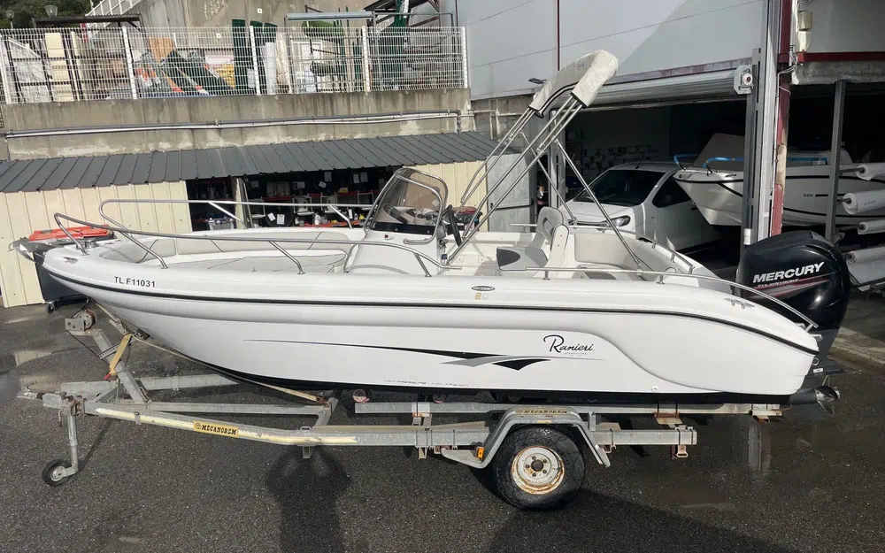 slider 1 Ranieri Voyager 20