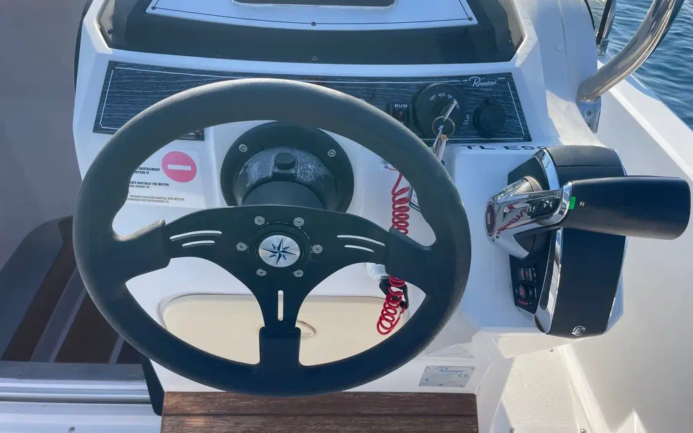 slider 12 Ranieri Voyager 23 S