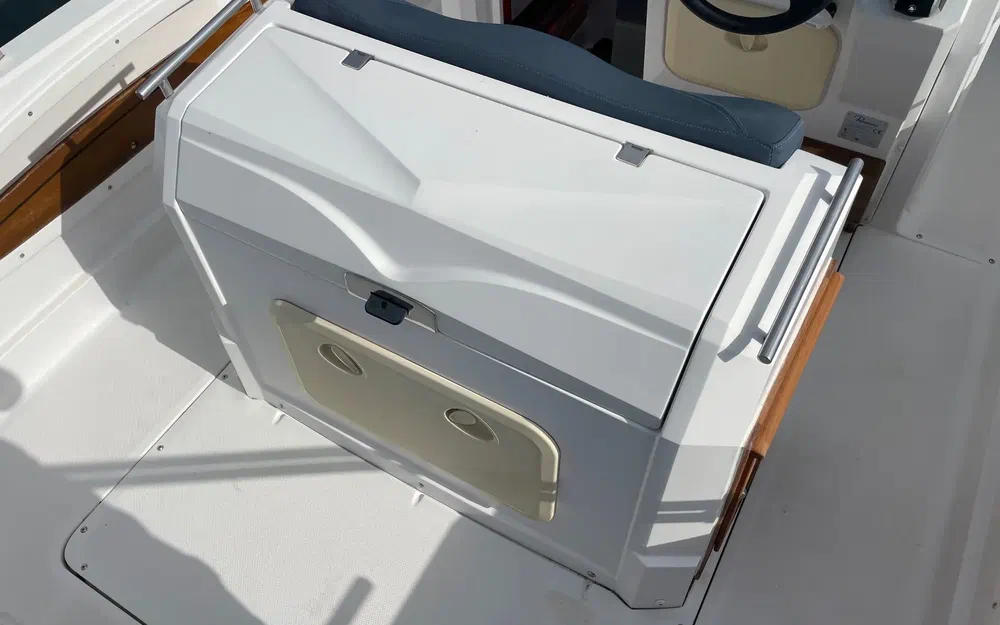 slider 8 Ranieri Voyager 23 S