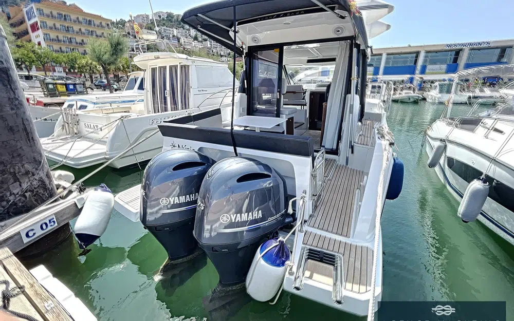 slider 9 Jeanneau Merry Fisher 895