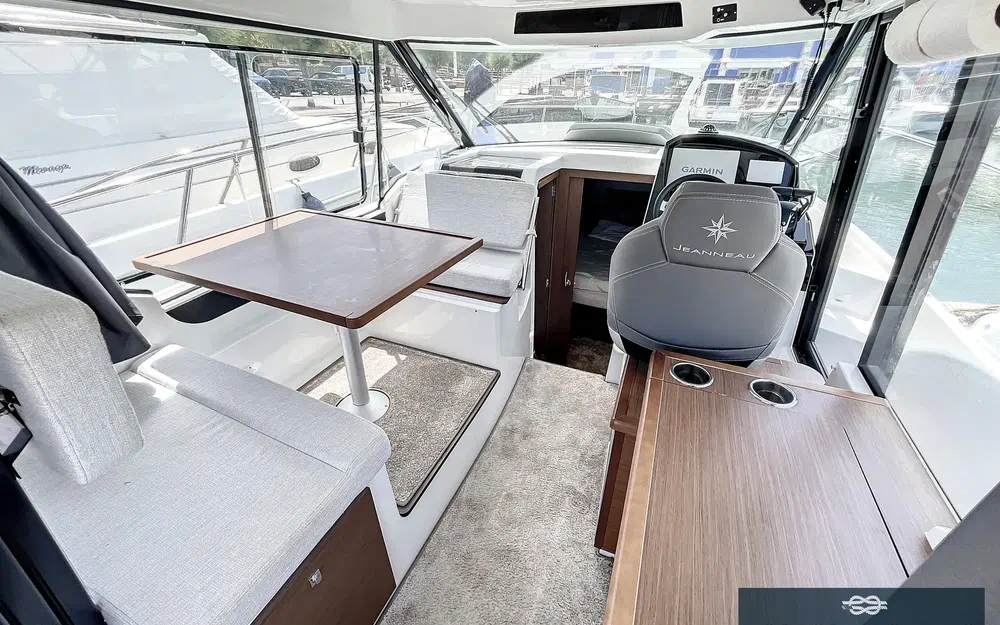 slider 10 Jeanneau Merry Fisher 895