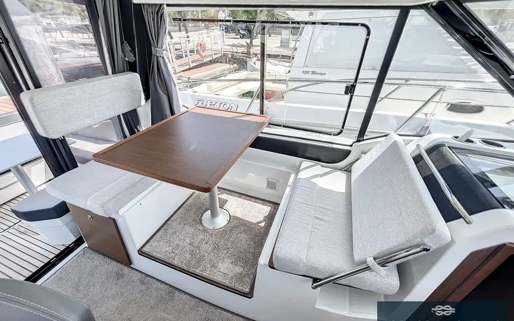 slider 11 Jeanneau Merry Fisher 895