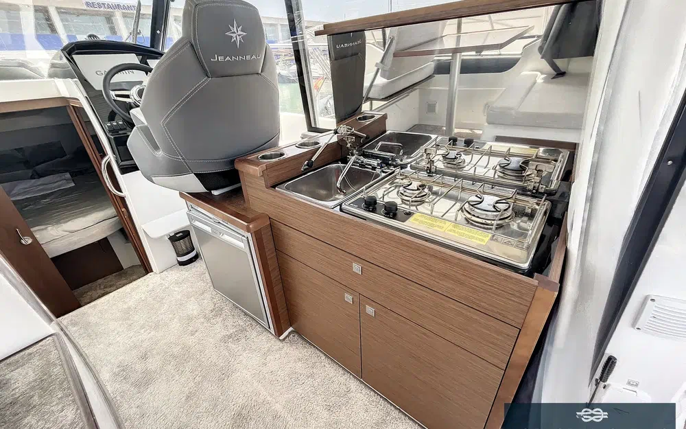 slider 13 Jeanneau Merry Fisher 895