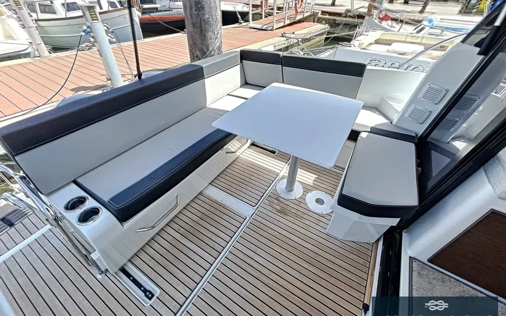 slider 5 Jeanneau Merry Fisher 895