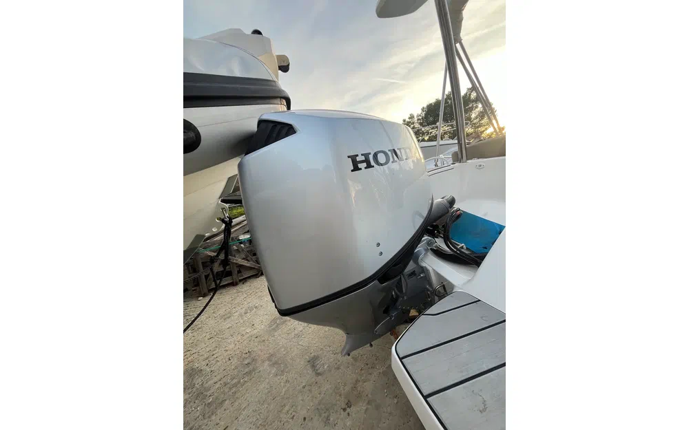 slider 4 Grand Golden Line G650