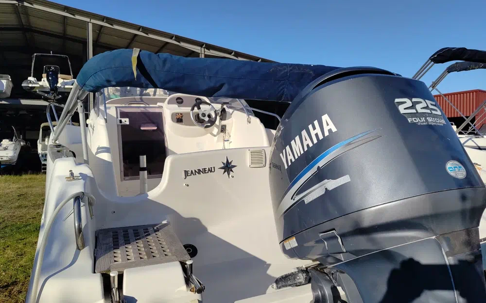 slider 11 Jeanneau Cap Camarat 755 WA