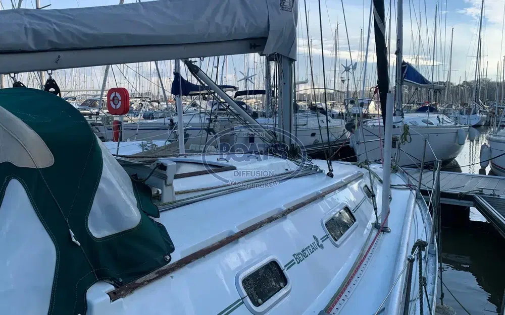 slider 1 Beneteau Oceanis 300