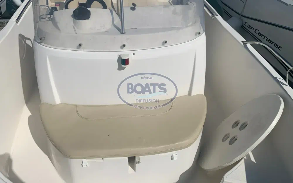 slider 10 Jeanneau Cap Camarat 635 Style